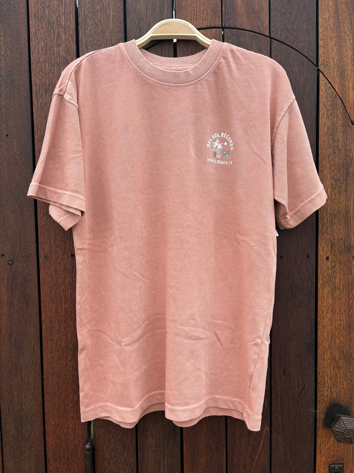 No Pasa Nada Salmon Tee