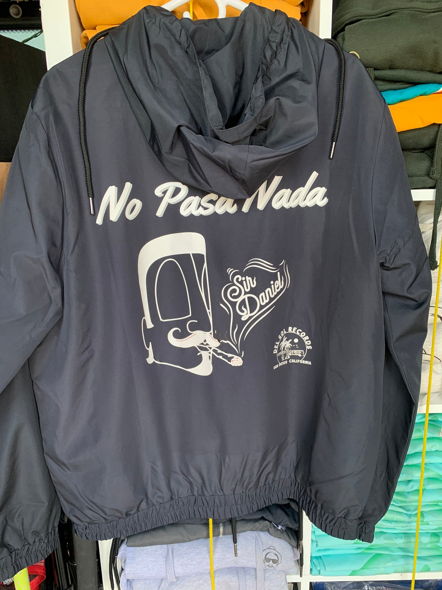 No Pasa Nada Windbreaker