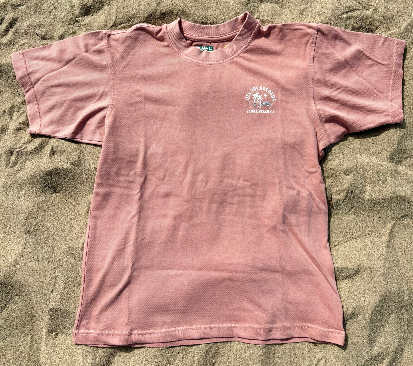 No Pasa Nada Salmon Tee